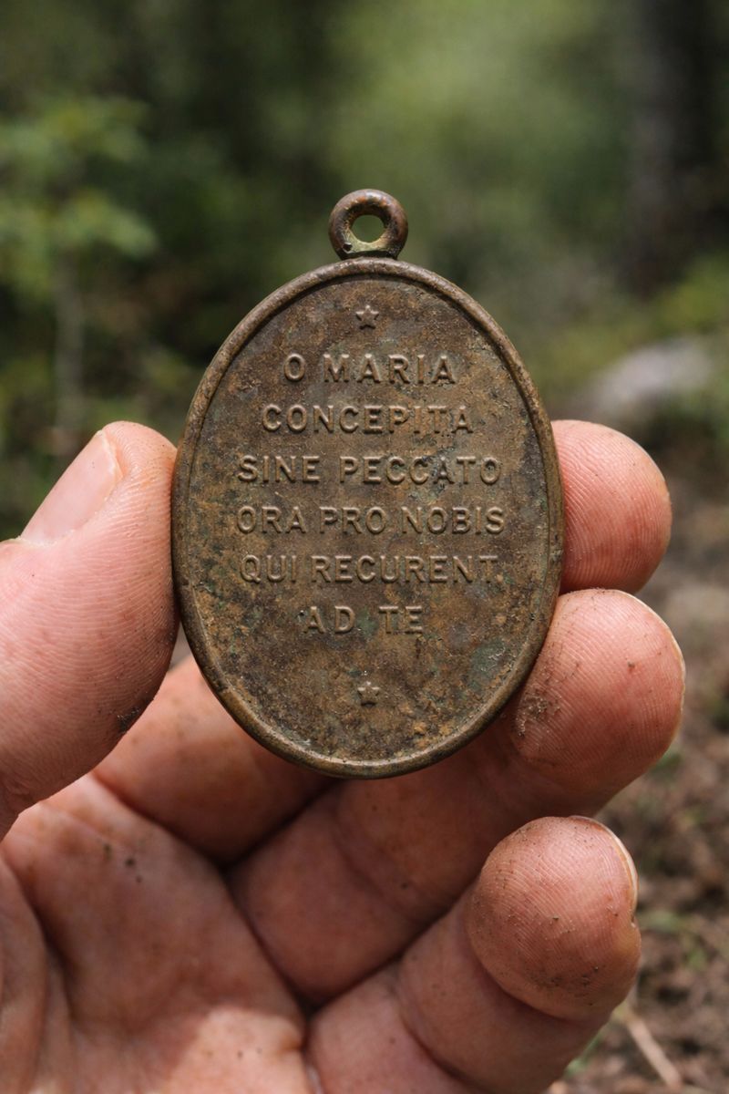 Antique Catholic Devotional Medal – thumbnail